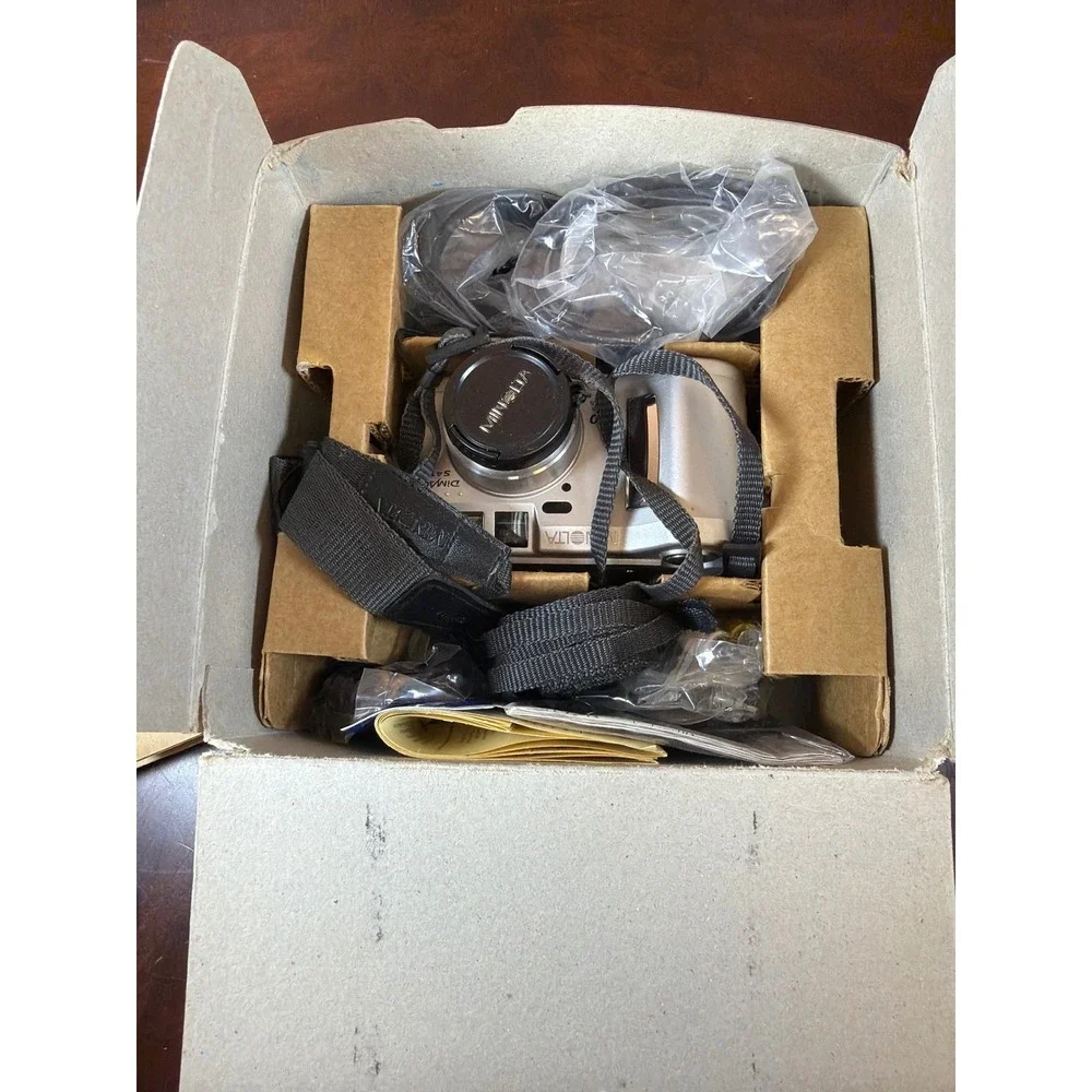 Minolta‎ DiMAGE S414 Digital Camera 4.0MP 4x Optical Zoom Silver Vintage Boxed